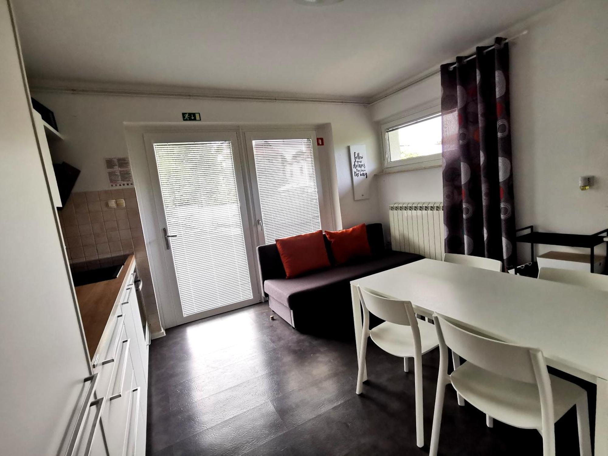 Ferienwohnung Apartmaji Ela 1 Izola Exterior foto